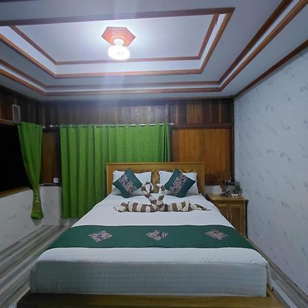 Friendly Homestay Lemukih Singaraja Buitenkant foto