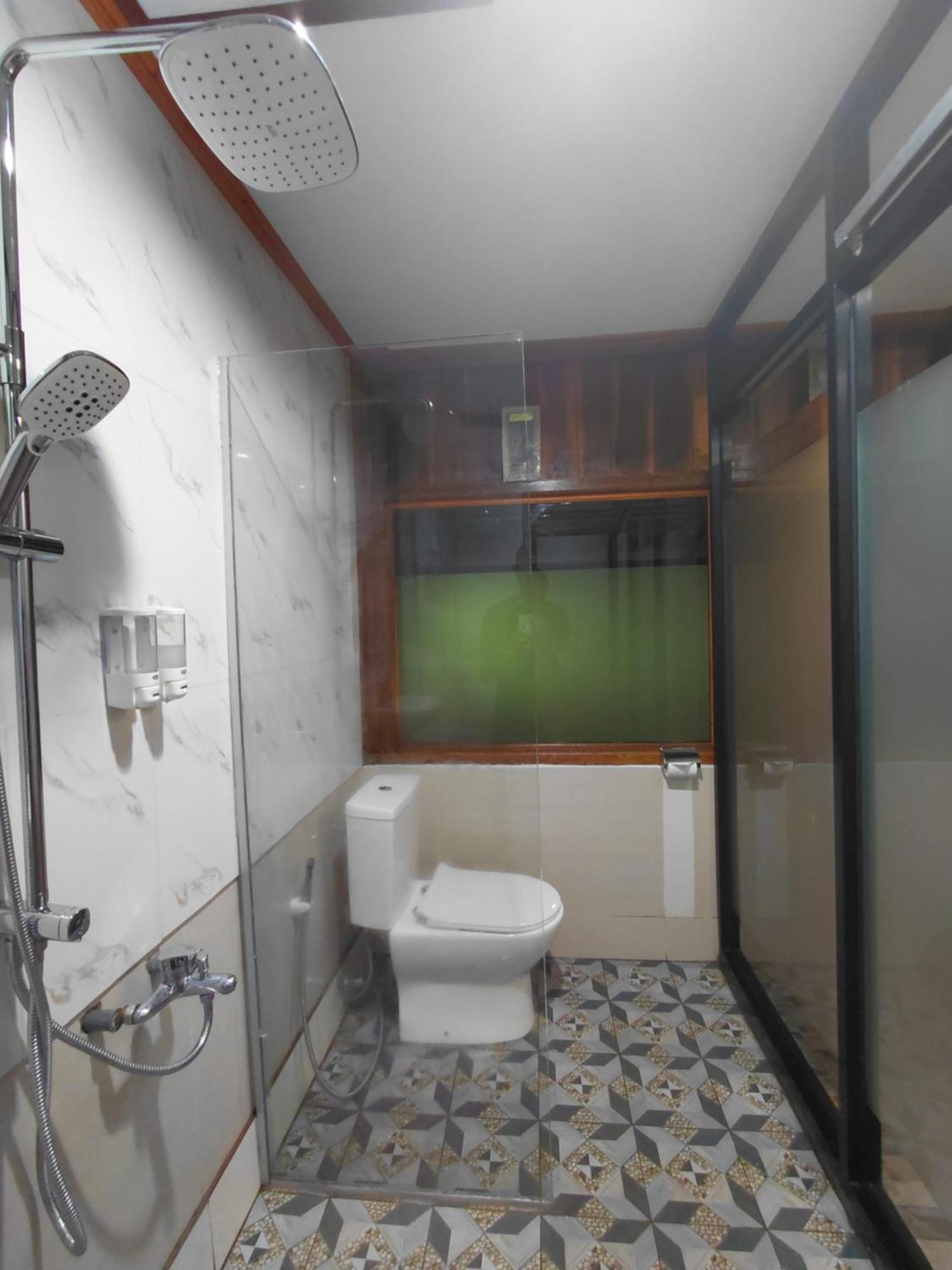 Friendly Homestay Lemukih Singaraja Buitenkant foto