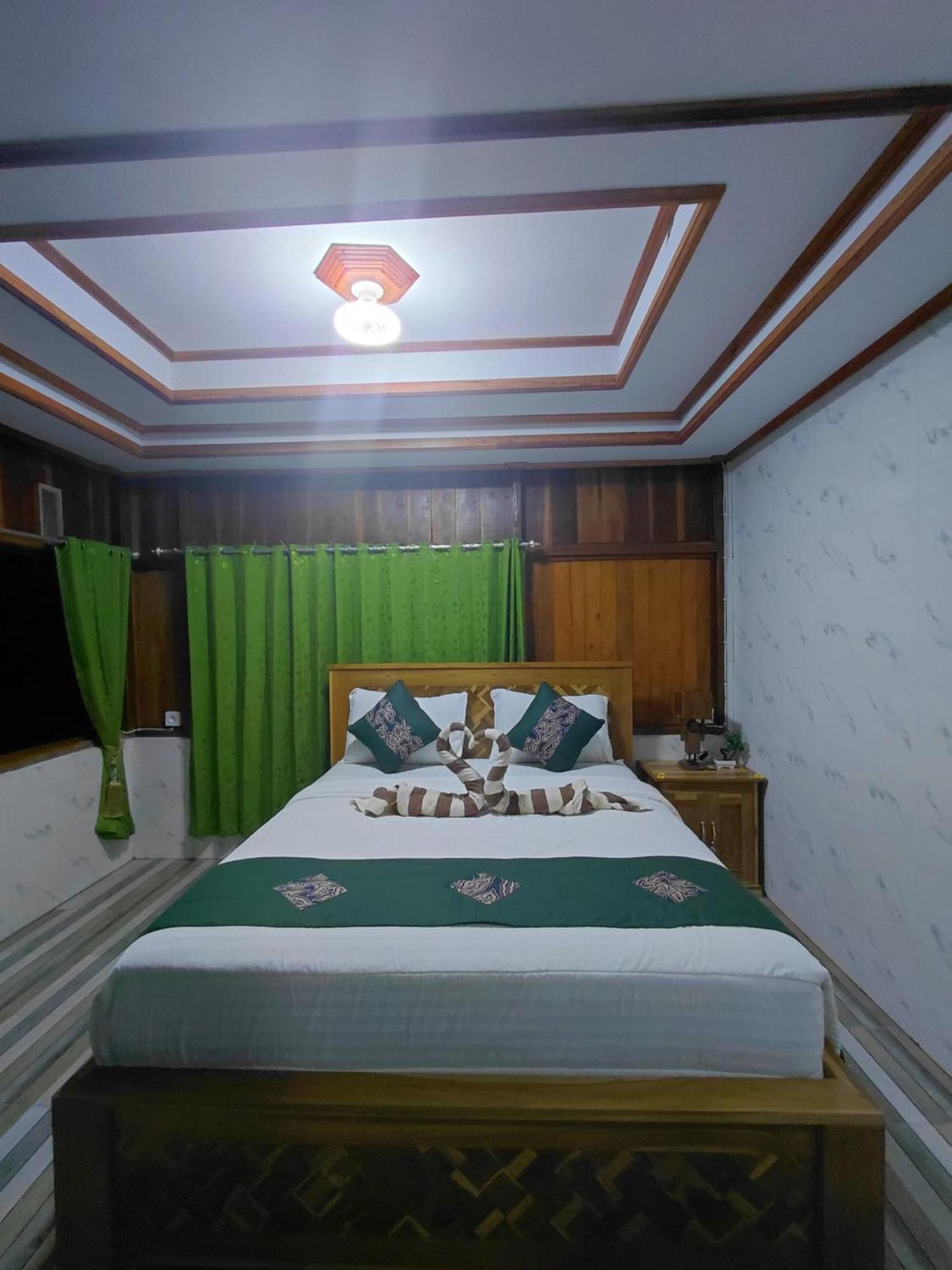 Friendly Homestay Lemukih Singaraja Buitenkant foto