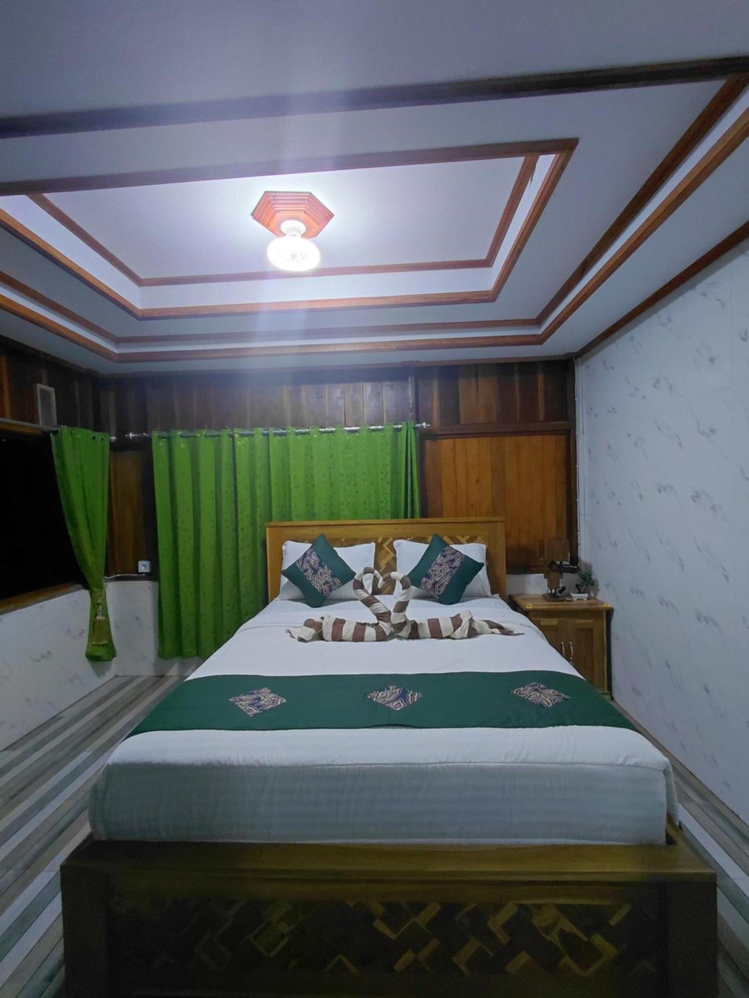 Friendly Homestay Lemukih Singaraja Buitenkant foto